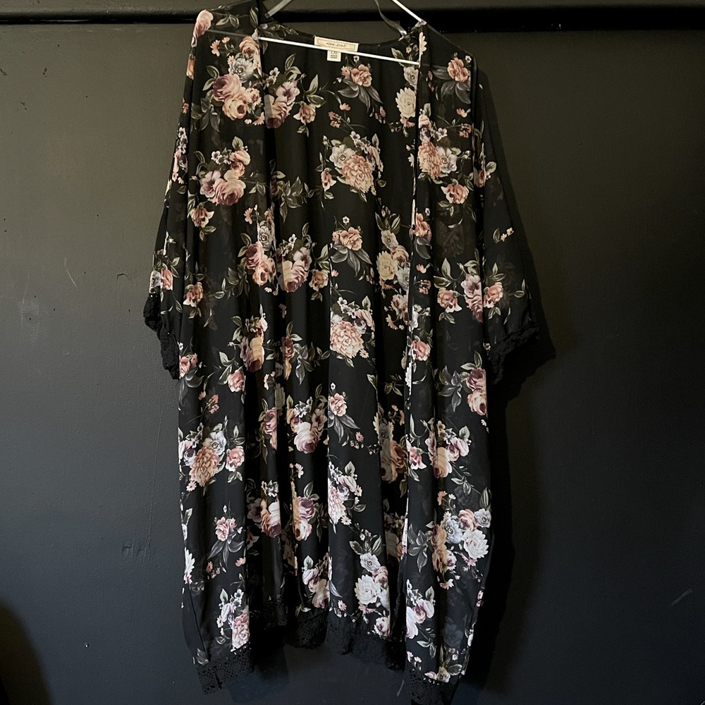 Floral sheet kimono cape